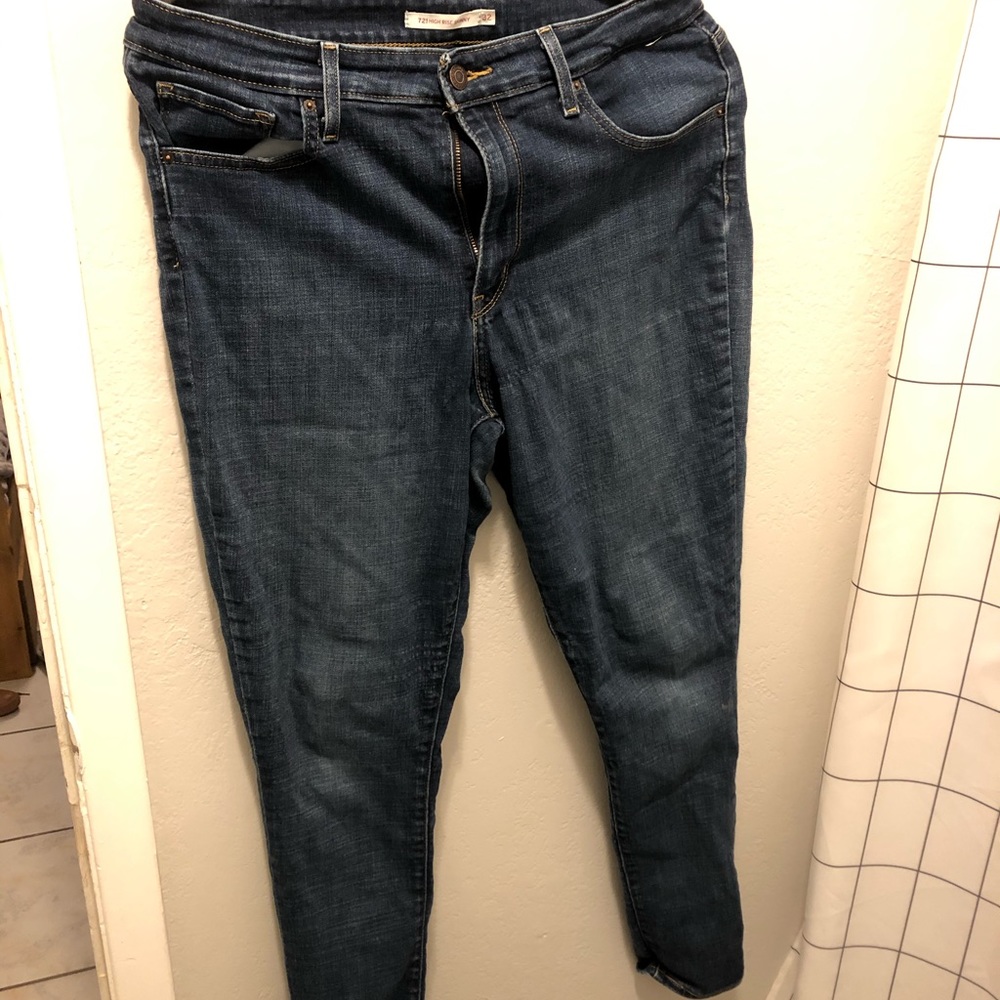 Levi’s 721 High Rise Skinny Jeans - Dark Wash